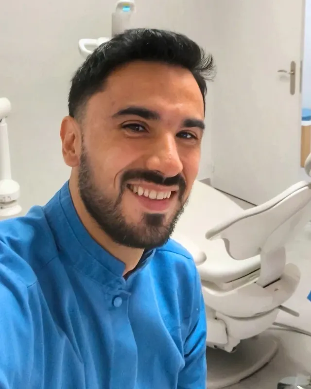 Dr. Hélder Ribeiro, médico dentista da Saúdente